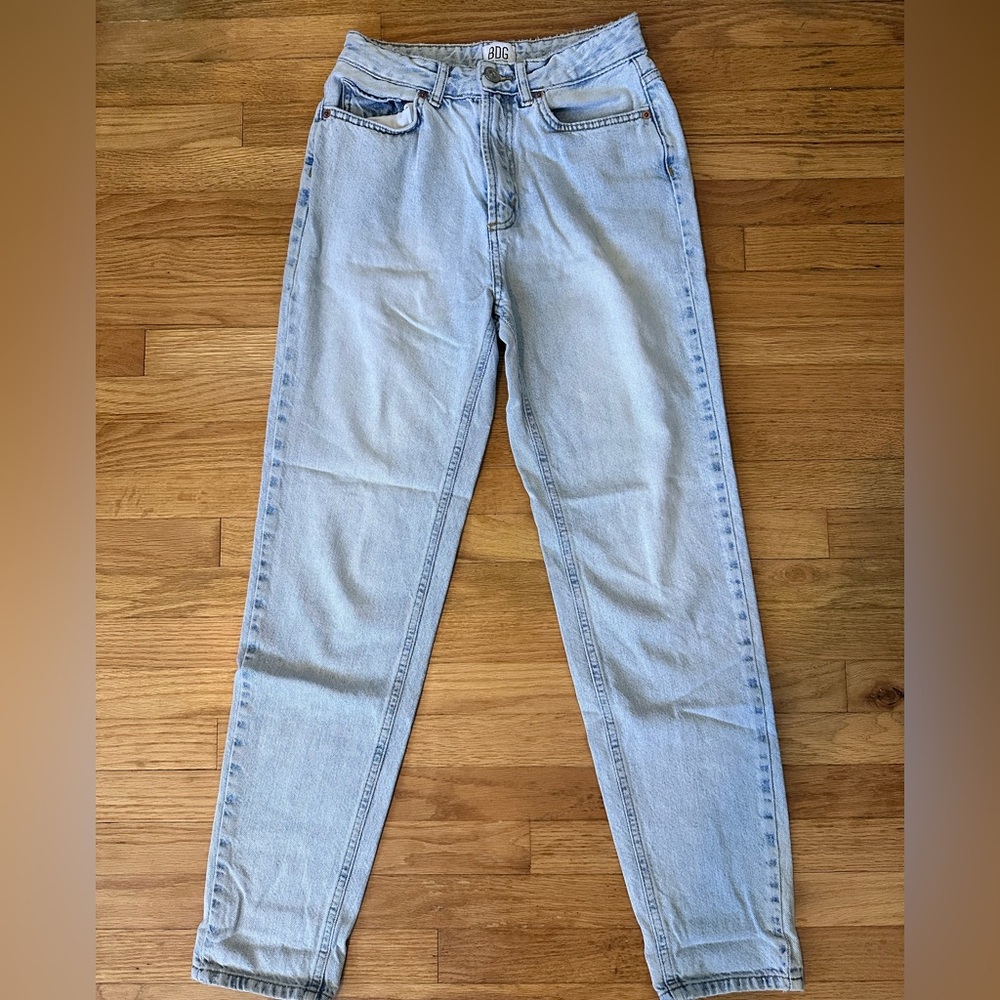 Urban Outfitters Women’s High Rise Light Wash Jeans